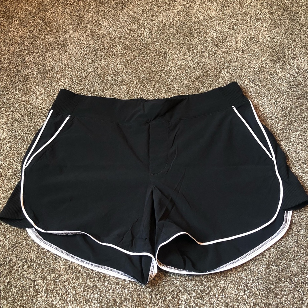 Woman’s Athleta shorts